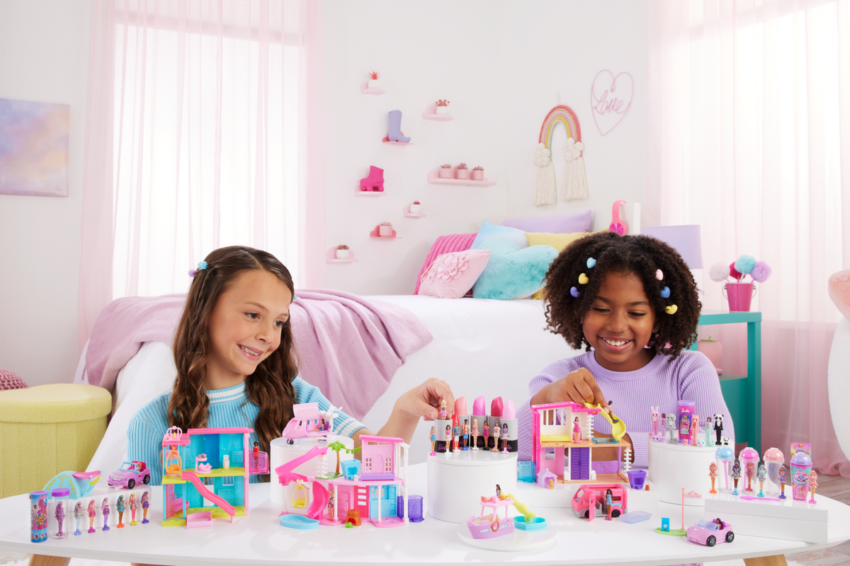 Barbie Mini Barbieland Coffrets Maison de Poupée, Poupée 3,81 Cm
