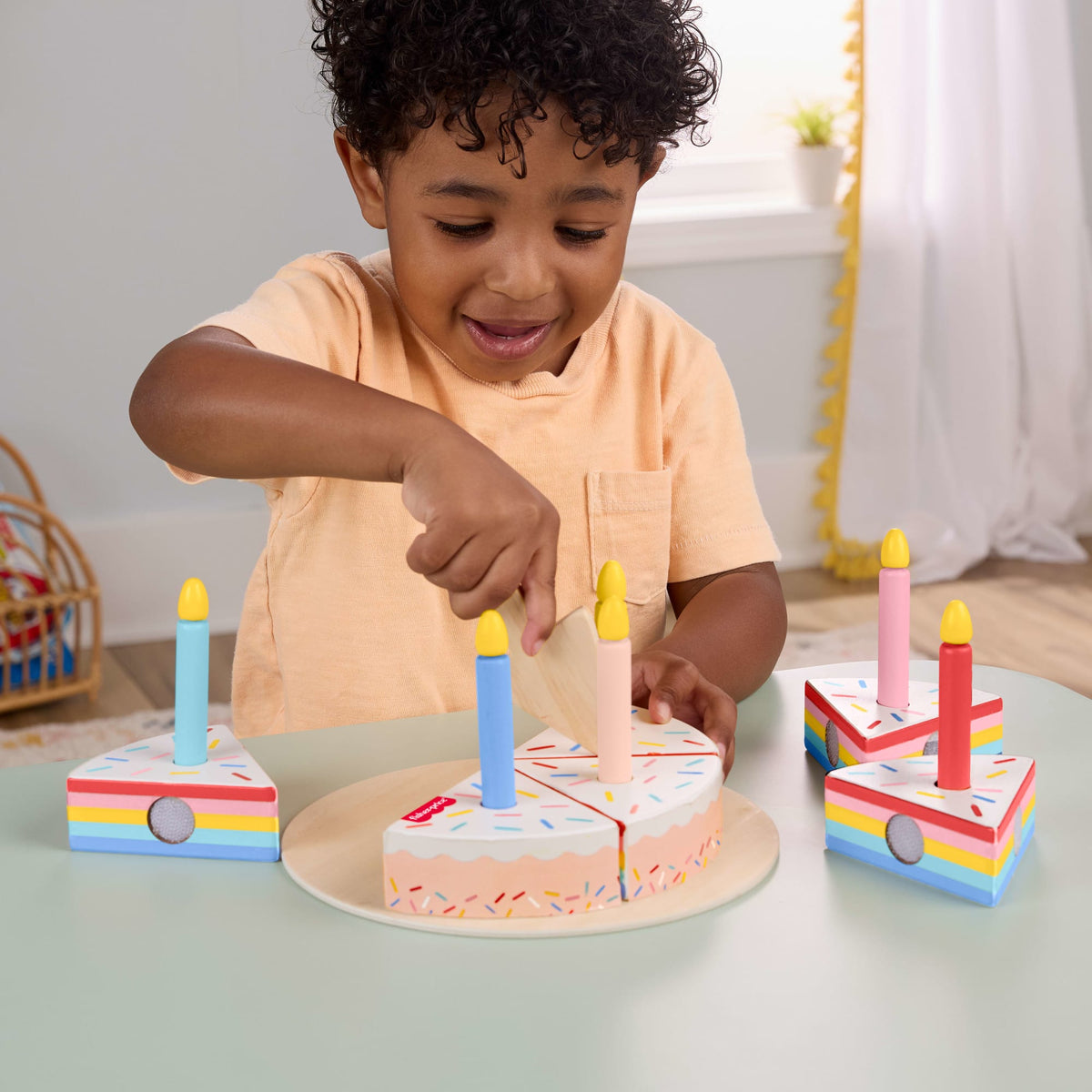 Fisher-Price Juguete para Bebés Pastel de Cumpleaños de Madera