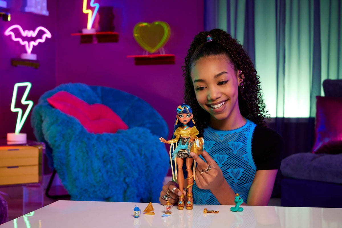 Monster High Cleo De Nile Fashion Doll With Pet Hissette And Accessories