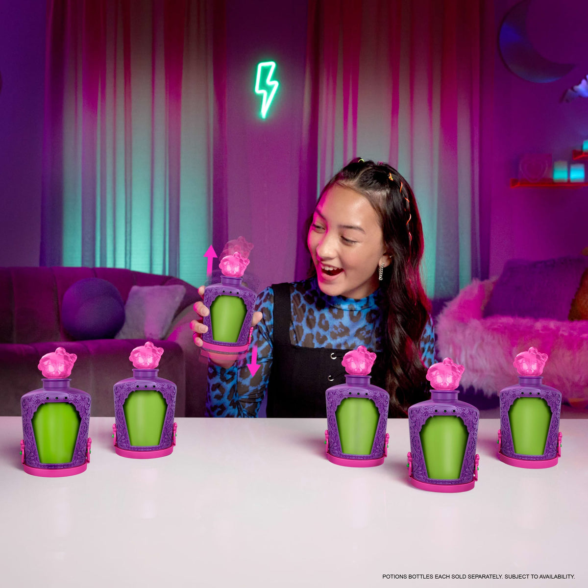 Monster High Potions Mini Dolls, Surprise Character Figures With Water Reveal (Characters May Vary)