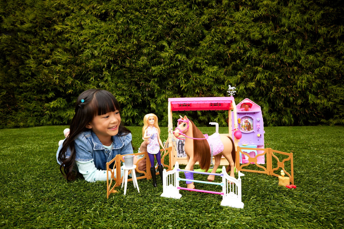 Barbie Detetive A Grande Corrida de Cavalos Conjunto de Brinquedo Estábulo dos Sonhos